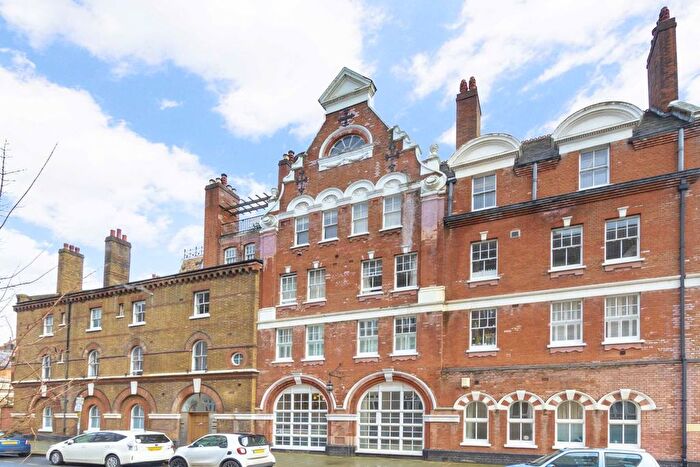 1 Bedroom Flat To Rent In Renfrew Road, Kennington, SE11