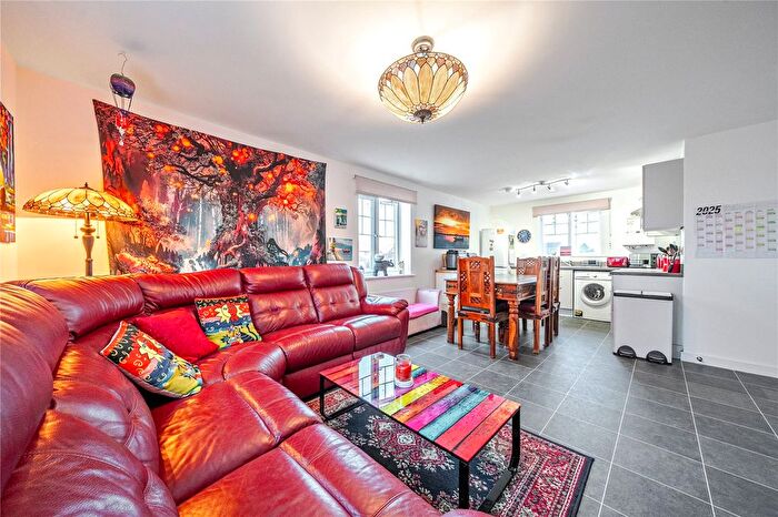 1 Bedroom Flat For Sale In Feld Lane, Holmewood, Chesterfield, Derbyshire, S42