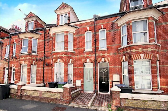 1 Bedroom Flat To Rent In Clifton Road, Littlehampton, West Sussex, BN17