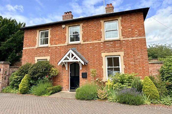 3 Bedroom House For Sale In Humphris Place, Cheltenham, GL53