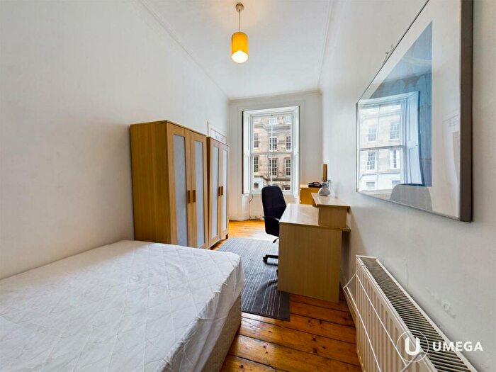 4 Bedroom Flat To Rent In Broughton Street, Broughton, Edinburgh, EH1