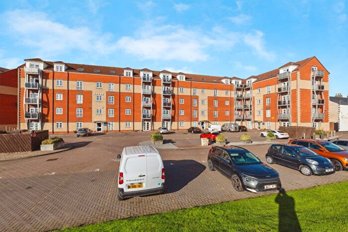 2 Bedroom Flat For Sale In Mariners Point, Hartlepool, TS24