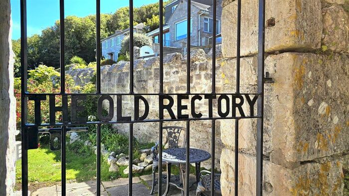 1 Bedroom Flat For Sale In Old Hill, Portland, DT5