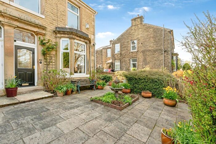 3 Bedroom Semi Detached House For Sale In Brooklands Road, Burnley, Lancashire, BB11