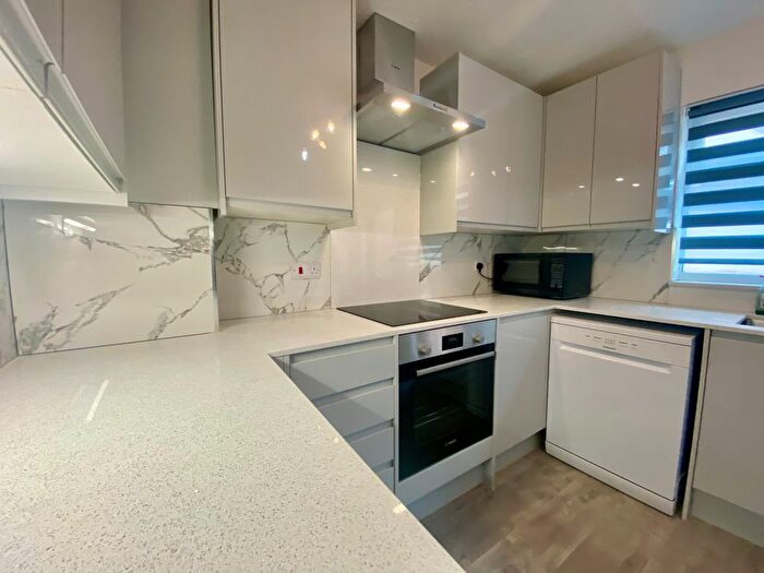 2 Bedroom Semi Detached House To Rent In Abbey Close, Hayes, UB3