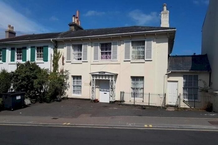 1 Bedroom Flat To Rent In Teignmouth Road, Torquay, TQ1