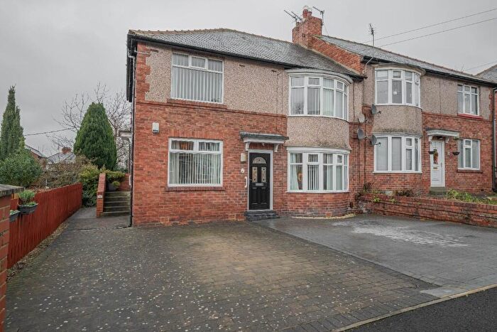 2 Bedroom Flat For Sale In Olive Gardens, Low Fell, Gateshead, Tyne And Wear, NE9