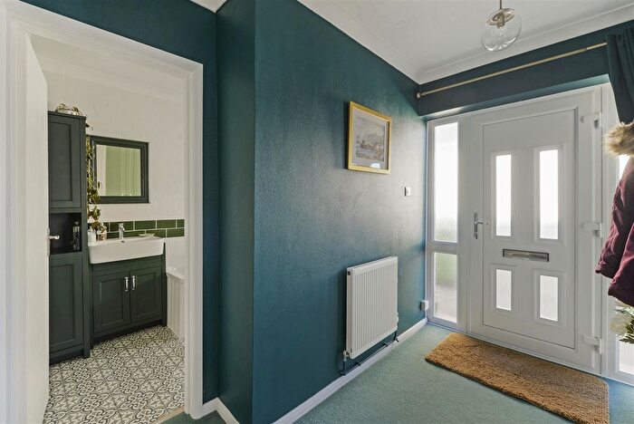 2 Bedroom Bungalow For Sale In Warrington Road, Paddock Wood, Tonbridge, TN12