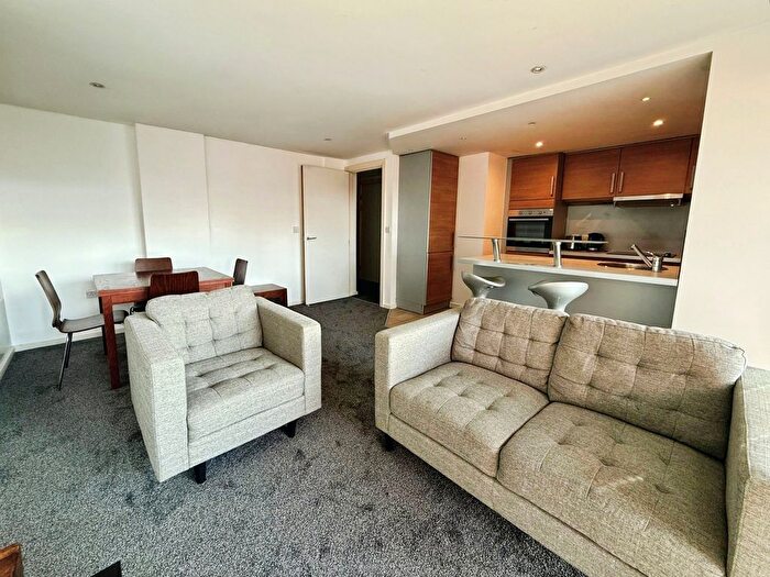 2 Bedroom Flat To Rent In East Street, Leeds, West Yorkshire, Uk, LS9