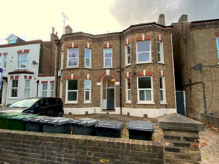 1 Bedroom Flat To Rent In Burnt Ash Hill, Lewisham, London, SE12