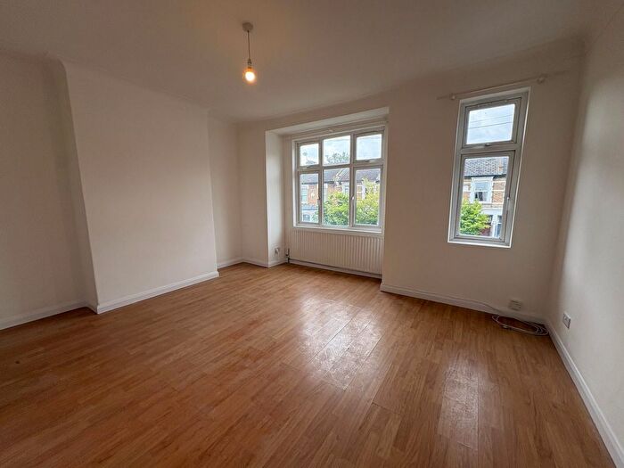 5 Bedroom Terraced House To Rent In Bedroom House – Colless Road, Seven Sisters, N15