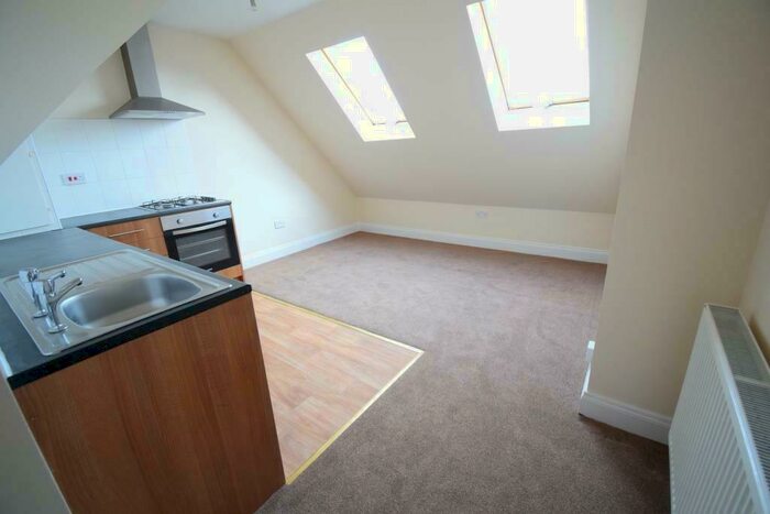 1 Bedroom Flat To Rent In Southwark Park Road, London, SE16