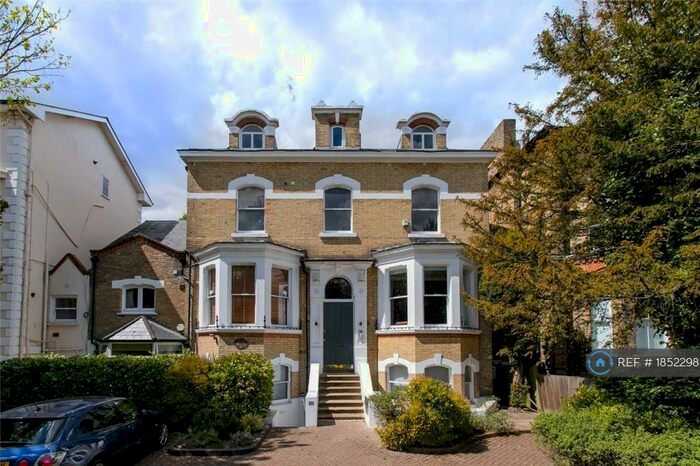 2 Bedroom Flat To Rent In Church Road, London, SE19