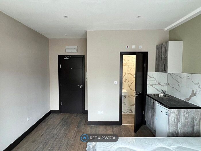 Studio To Rent In Marsh Road, Pinner, HA5