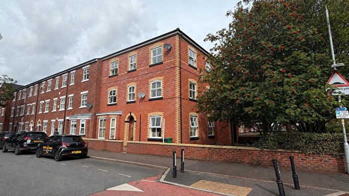 2 Bedroom Flat To Rent In Elm Grove, Didsbury, M20