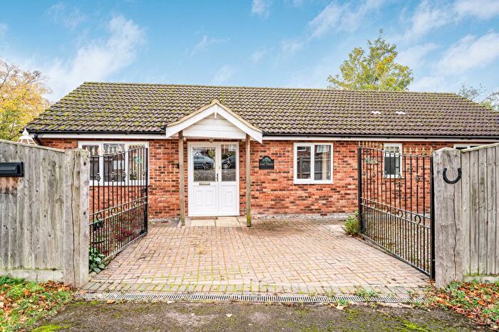 3 Bedroom Bungalow For Sale In Shelley Drive, Bletchley, Milton Keynes, MK3