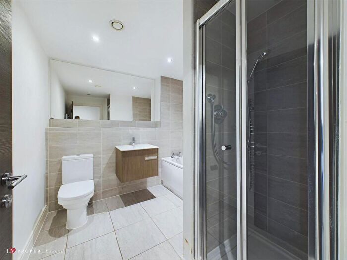 2 Bedroom Apartment For Sale In Warstone Lane, Birmingham, B18
