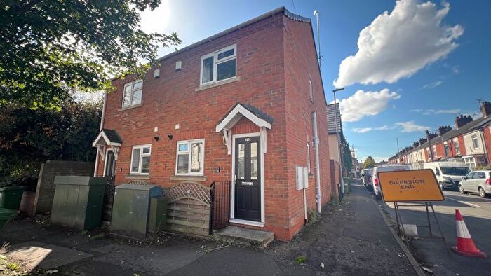 2 Bedroom Semi-Detached House For Sale In Grosvenor Street, Scunthorpe, DN15
