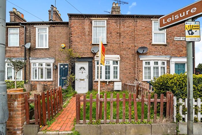 2 Bedroom Terraced House To Rent In Broad Street, Chesham, HP5