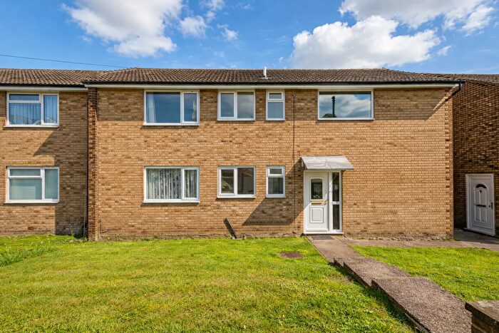 2 Bedroom Maisonette For Sale In Andover Road, Ludgershall, Andover, SP11