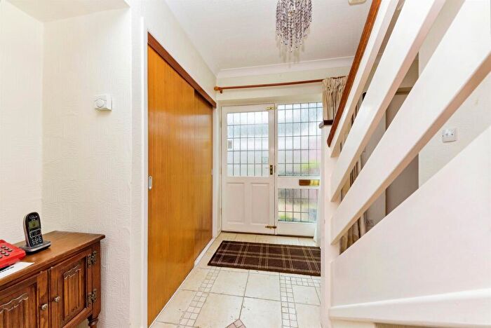 3 Bedroom Chalet For Sale In Stamford Close, Market Deeping, Peterborough, PE6