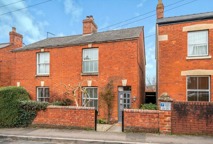 2 Bedroom Semi-Detached House To Rent In Burdett Road, Stonehouse, GL10