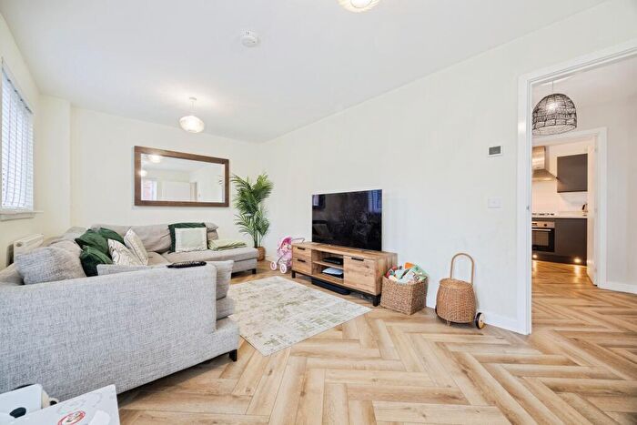 3 Bedroom End Of Terrace House For Sale In Rosebery Street, Clydebank, G81