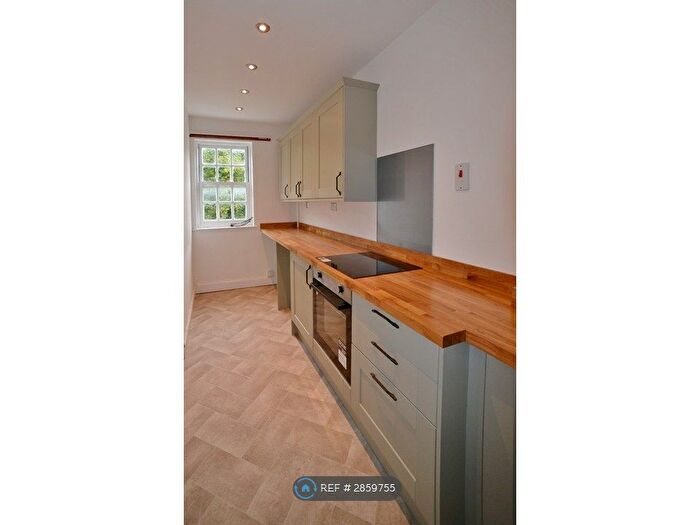 1 Bedroom Flat To Rent In Barrack Road, Northampton, NN2