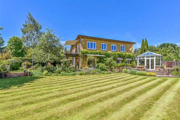 4 Bedroom Detached House For Sale In Appleshaw, Andover, SP11
