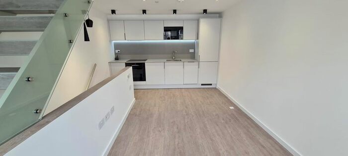 2 Bedroom Terraced House To Rent In Accommodation Road, Golders Green, NW11