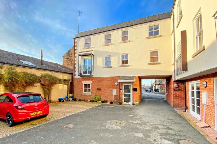 3 Bedroom Mews To Rent In Mornington Terrace, Harrogate, HG1