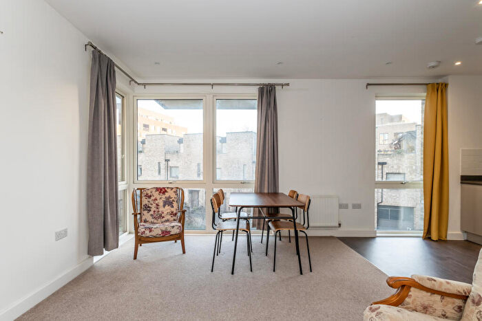 1 Bedroom Flat For Sale In Hilltop Avenue, London, NW10