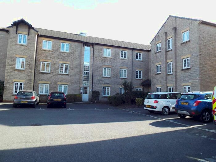 2 Bedroom Flat To Rent In Langwood Court, Haslingden, Rossendale BB4