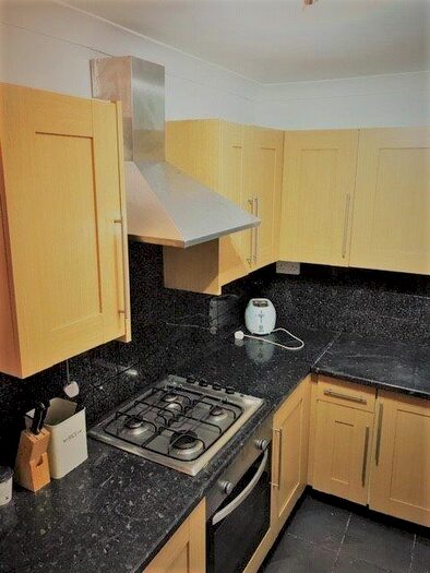 2 Bedroom Property To Rent In Foxhole Road, St Thomas, Swansea, SA1