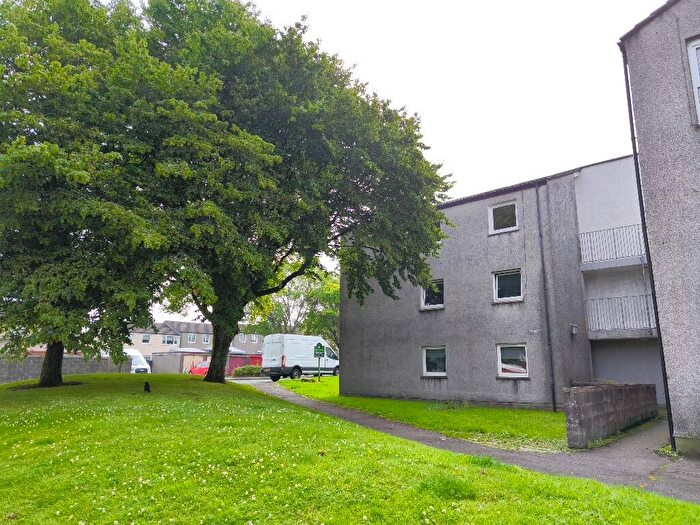 3 Bedroom Flat To Rent In Cedar Road, Cumbernauld, Glasgow, G67