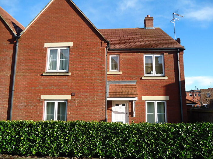 2 Bedroom Flat To Rent In Blossom Court, Kettering, NN16