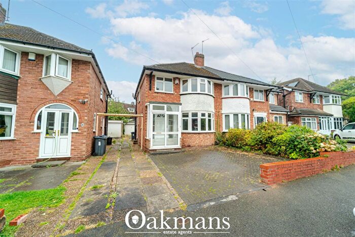 3 Bedroom Semi-Detached House To Rent In Goss Croft, Selly Oak, B29