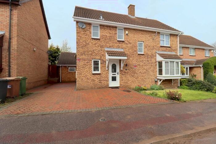 5 Bedroom Detached House To Rent In Snowford Close, Luton, LU3