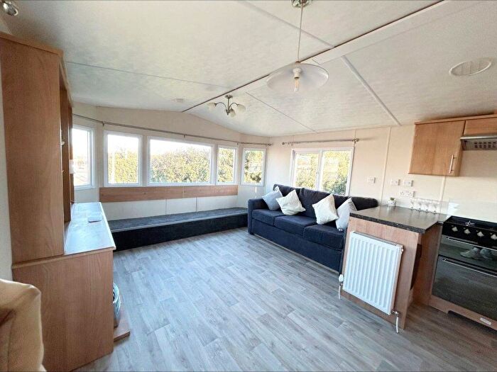 2 Bedroom Park Home For Sale In Harts Holiday Park, ME12