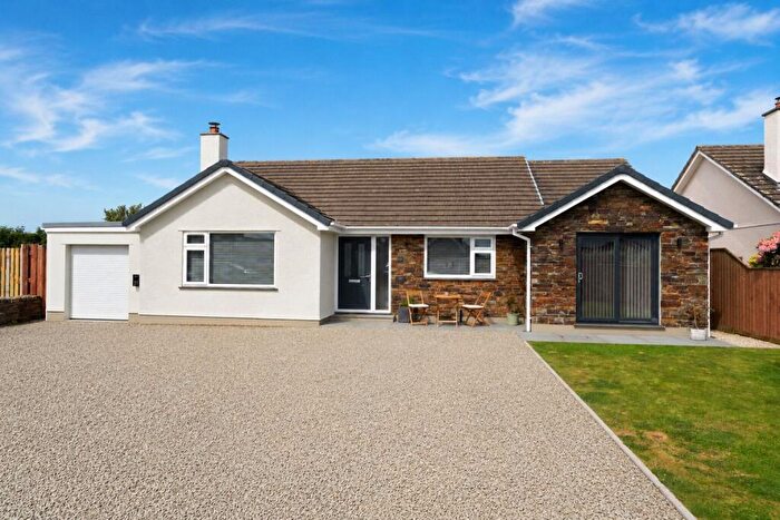 3 Bedroom Detached Bungalow For Sale In Belmont Close, Delabole, PL33
