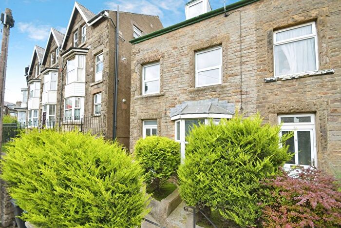 4 Bedroom End Of Terrace House For Sale In Fairfield Road, Buxton, Derbyshire, SK17