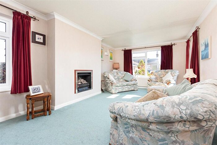 3 Bedroom Bungalow For Sale In High Street, Langford, SG18