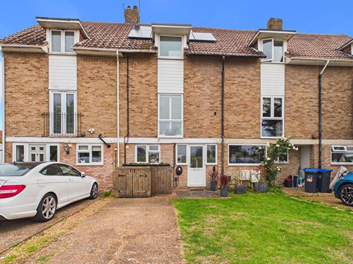 3 Bedroom Town House For Sale In Ormonde Way, Shoreham By Sea, BN43