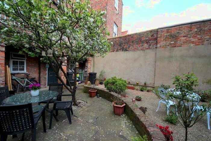 1 Bedroom Flat To Rent In George Street, York, YO1