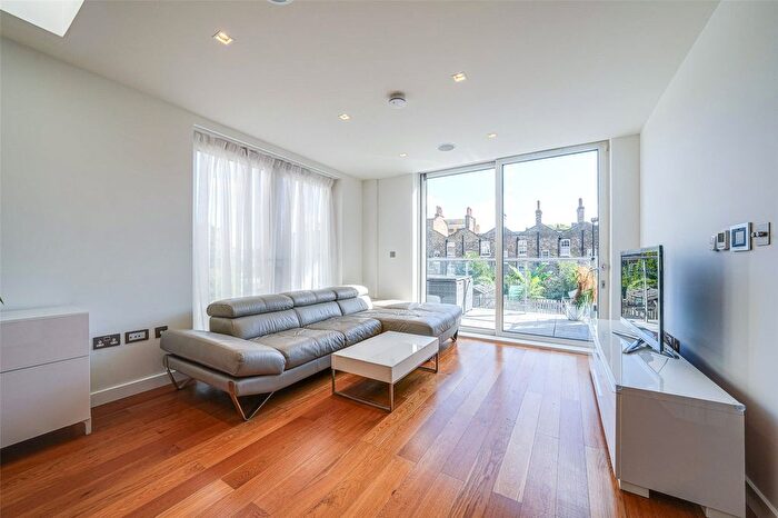 4 Bedroom End Of Terrace House To Rent In Taplow Street, London, N1