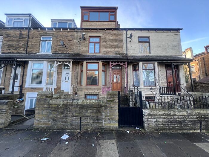 4 Bedroom Terraced House To Rent In Hilton Road, Bradford, West Yorkshire, BD7