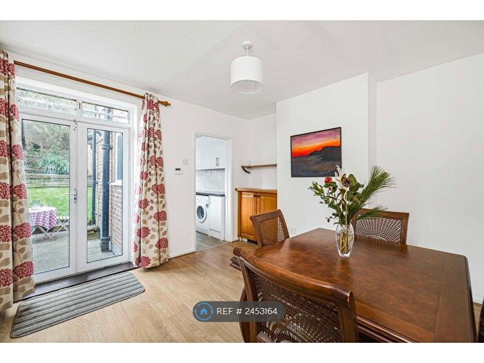 2 Bedroom Semi-Detached House To Rent In Eland Road, Croydon, CR0