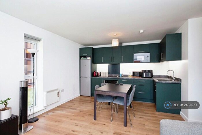 2 Bedroom Flat To Rent In Irwell Building, Salford, M5