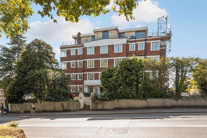2 Bedroom Flat For Sale In Hill Court, Wimbledon Hill Road, SW19