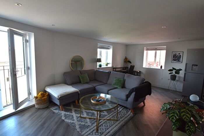 1 Bedroom Flat To Rent In New Lane, Havant, PO9